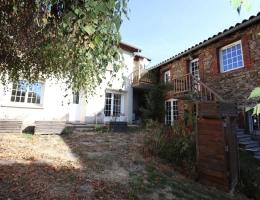 Vignette - Touristique - ENSEMBLE IMMOBILIER RARE AVEC MAISON, GÎTE ET 3 700 M² DE TERRAIN