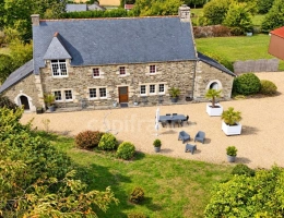 Vignette - Rurale - Propriété à vendre 8 pièces avec terrain et dépendances en périphérie de Carhaix-Plouguer
