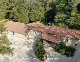 Vignette - Rurale - Dordogne (24) Propriété P7 proche de SAINT MARTIN DE FRESSENGEAS (24), terrain 36000m2, rivière, 225m2 habitables