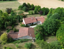 Vignette - Equestrian - Characterful house