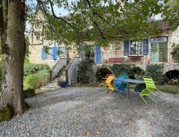 Vignette - Rurale - Propriété de caractère en pierre avec piscine et dépendance, à deux pas de Figeac