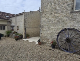 Vignette - Tourist - Lovely 5-bedroom stone property with gîte