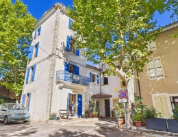 Vignette - Tourist - Character home with independent studio