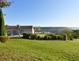 Vignette - Tourist - SET OF TWO DETACHED HOUSES WITH UNOBSTRUCTED VIEW ON 1.5 Ha OF LAND WITH POOL