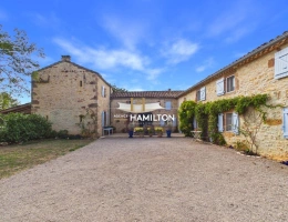 Vignette - Tourist - ELEGANT COUNTRYSIDE ESTATE WITH GUESTHOUSE, HEATED POOL AND VIEWS NEAR CORDES-SUR-CIEL