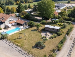 Vignette - Équestre - À vendre – Propriété avec maison, installations équestres et piscine à Massongy (74)
