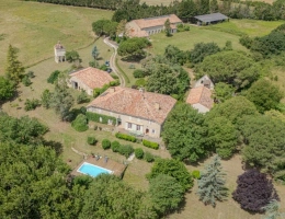 Vignette - Touristique - Hameau de charme dans un cadre privilégié