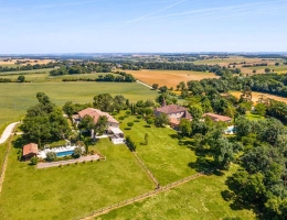 Vignette - Prestige - Propriété de 998 m², 12 chambres, 33 hectares biologiques, source naturelle et deux piscines