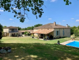 Vignette - Touristique - Propriété de campagne de 271m2 avec 5 chambres, piscine et 7896m2 de jardin