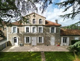 Vignette - Prestigious - Beautiful, fully renovated bourgeois home, with a pool and fenced-in garden