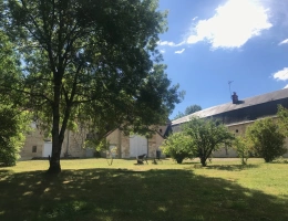 Vignette - Touristique - Maison de caractère mitoyenne, au coeur des amognes
