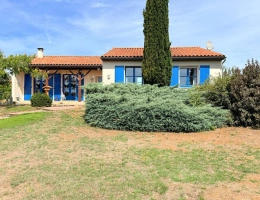 Vignette - Rurale - Volets bleus, piscine et vues sur la campagne, près de La Rochefoucauld