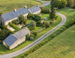 Vignette - Prestigious - Propriété avec 2 maisons sur 2ha79ca