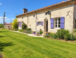 Vignette - Rurale - Adriers - Corps de ferme rénové de 3 chambres avec jardin. Classement énergétique A ! Une maison exceptionnelle