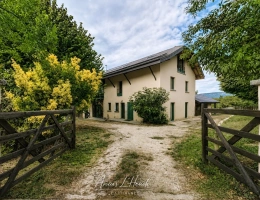 Vignette - Équestre - PROPRIÉTÉ D’EXCEPTION – PRÈS DE 300 m² – 2,7 HECTARES – INSTALLATIONS EQUESTRES - LOGEMENTS INDEPENDANTS