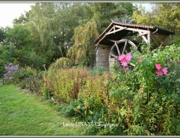 Vignette - Touristique - Domaine paysager reconnu avec parc floral, batiments et terres agricoles