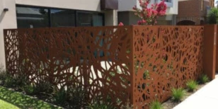 Délimiter son terrain avec style : les meilleures approches pour un extérieur soigné