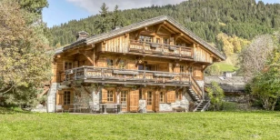 Achat d'un chalet à Megève : structurer et sécuriser une acquisition de prestige