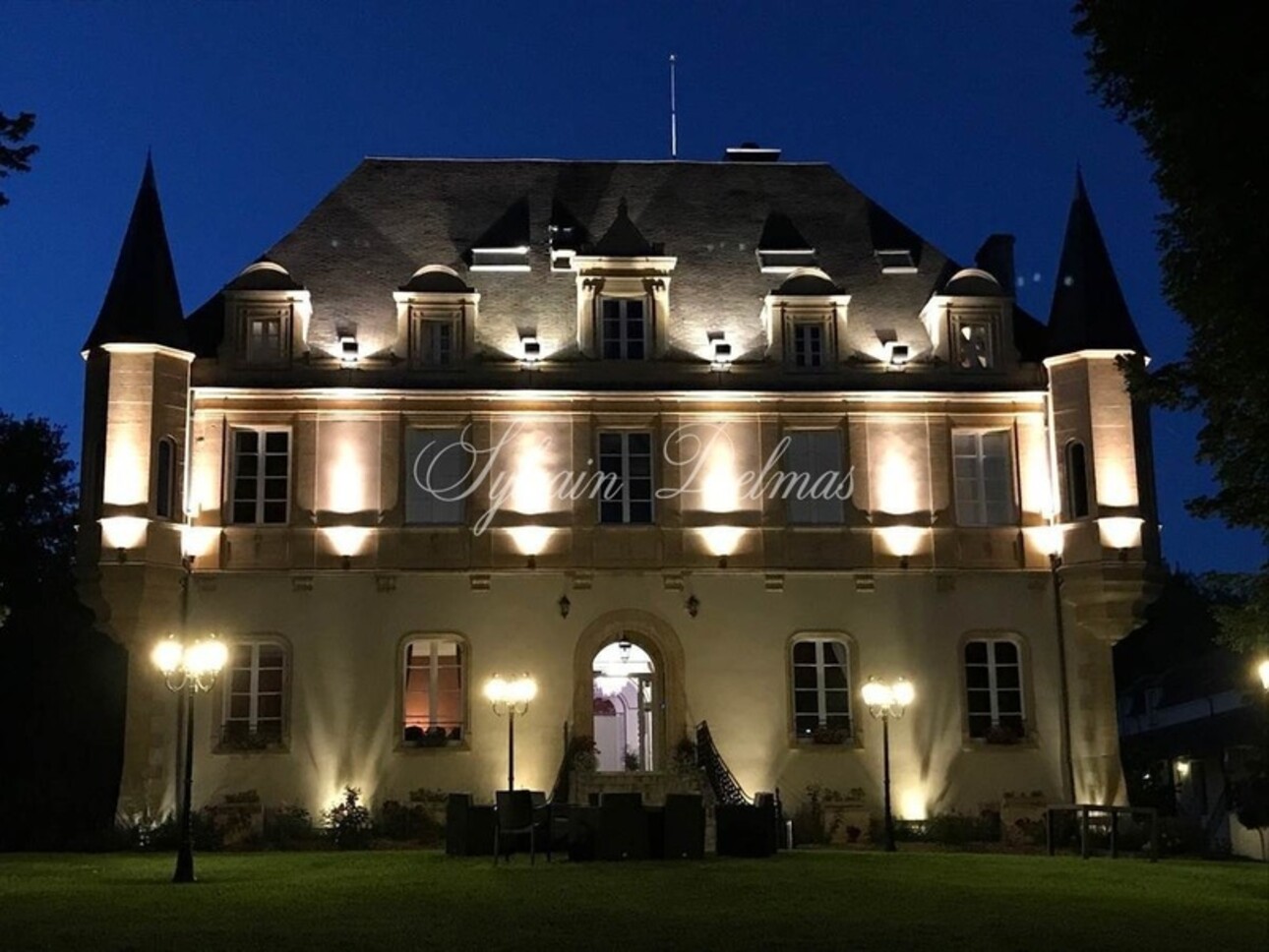 Photos 6 - Prestigious - 19th century castle with 42 rooms near a world-famous tourist site