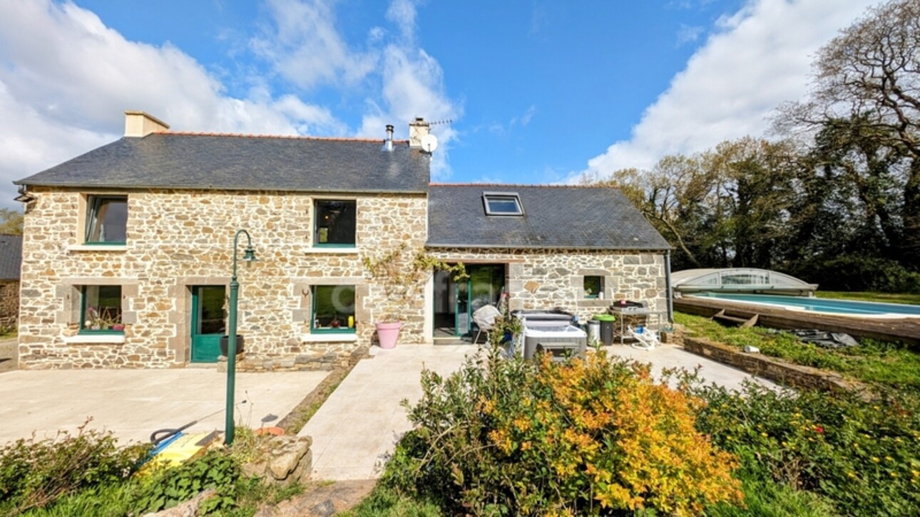 Photos 3 - Prestige - Dpt Finistère (29), à vendre HANVEC propriété avec Maison principale de 150 m², piscine et deux grandes dépendances