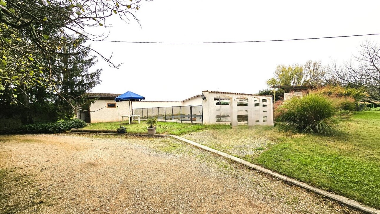 Photos 12 - Prestigious - Property