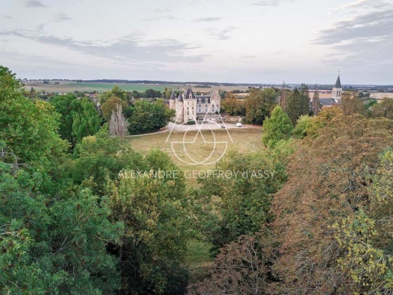 Photos 14 - Prestigious - Property for sale 72 rooms near BOURGES (18)