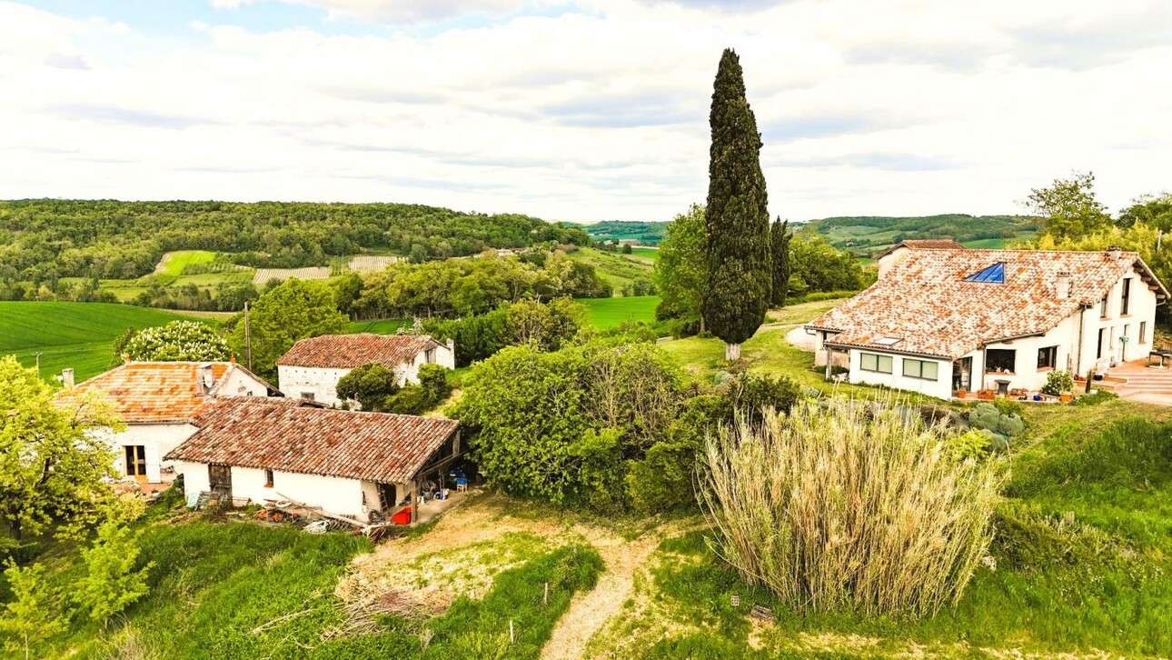 Photos 1 - Tourist - House