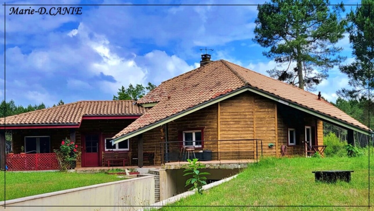 Photos 4 - Prestigious - Maison de 225m² habitable, 5chambres, sur un terrain de 3.60ha clos avec très peu d'entretien