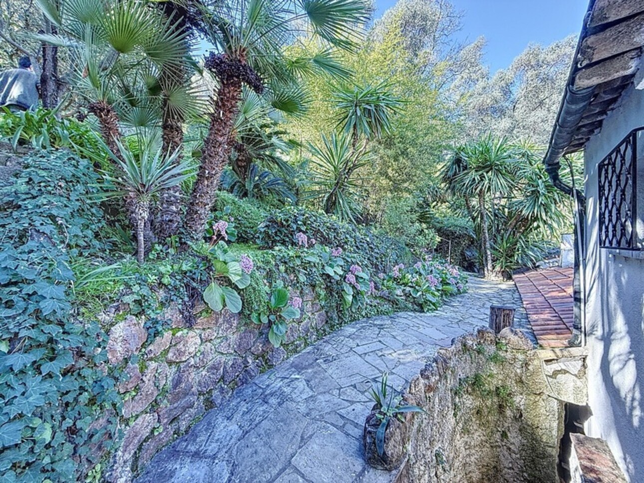 Photos 38 - Prestigious - Property for sale 14 rooms MENTON (06)