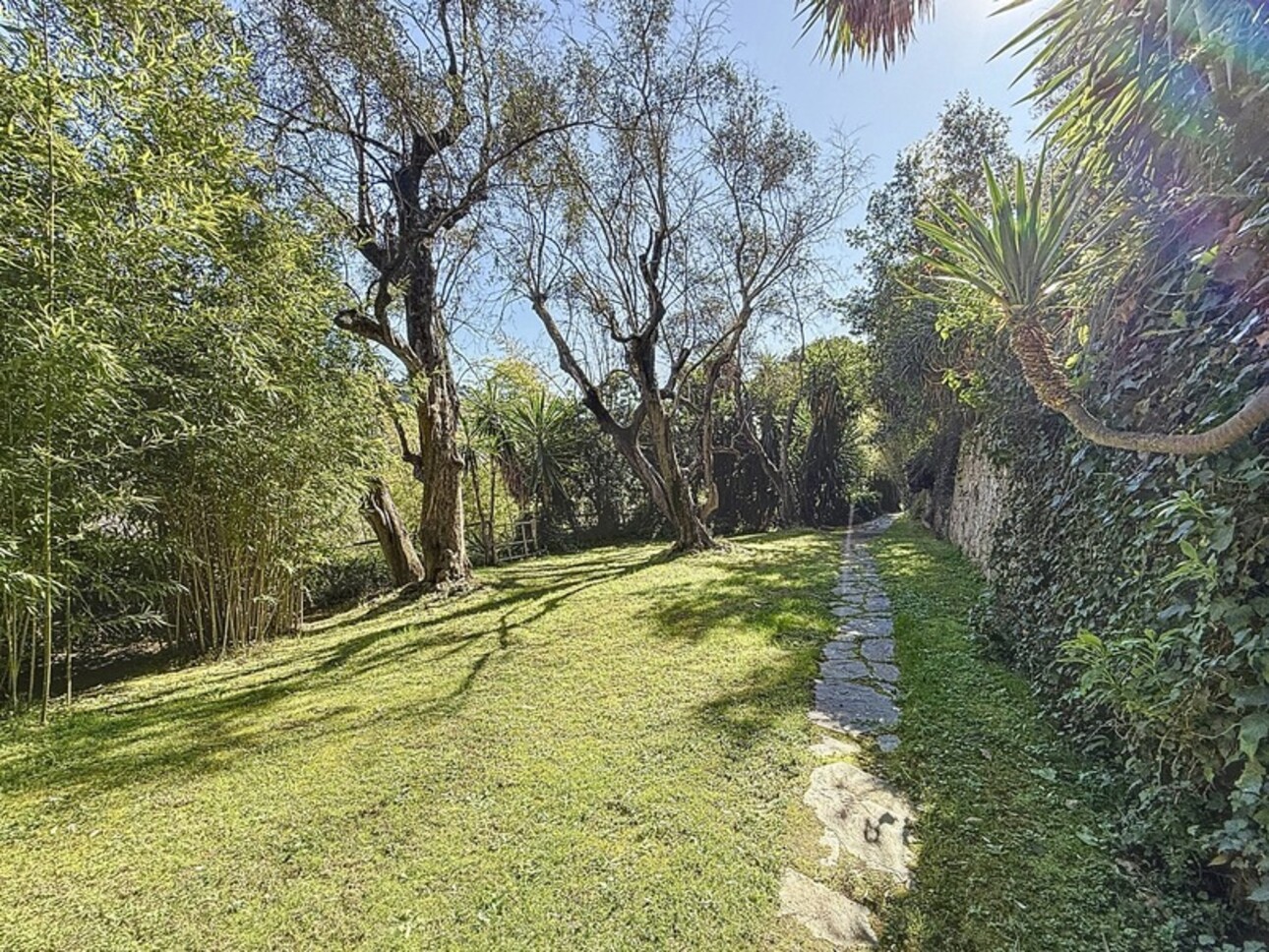 Photos 46 - Prestigious - Property for sale 14 rooms MENTON (06)