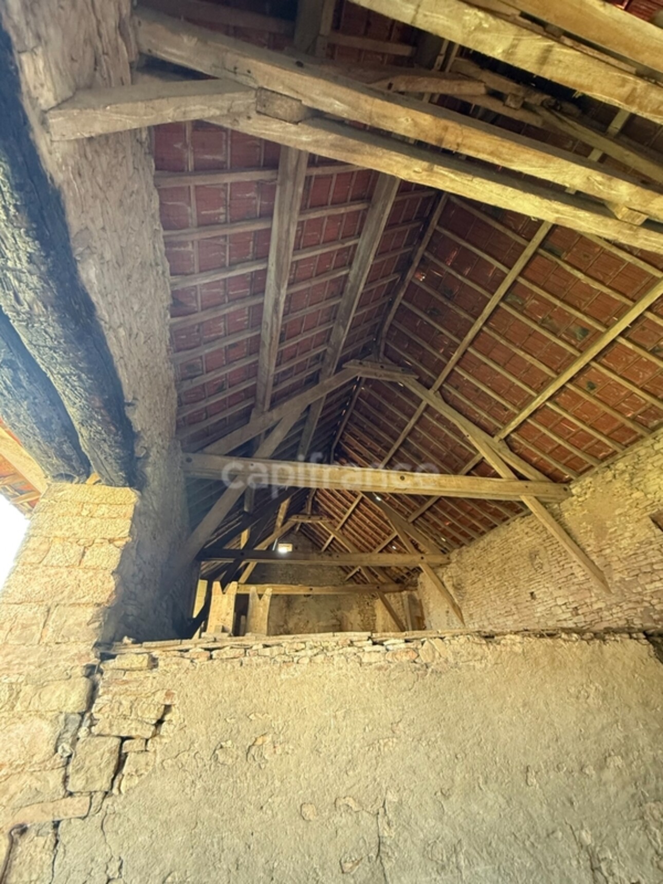 Photos 10 - Tourist - À saisir rapidement : Grange à rénover avec un potentiel incroyable !