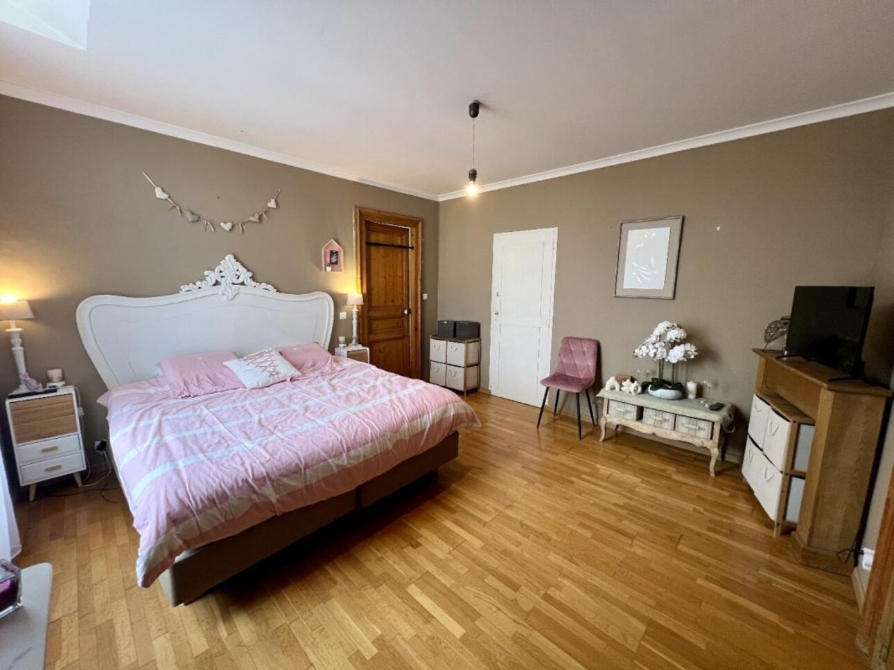 Photos 7 - Prestigious - Character property