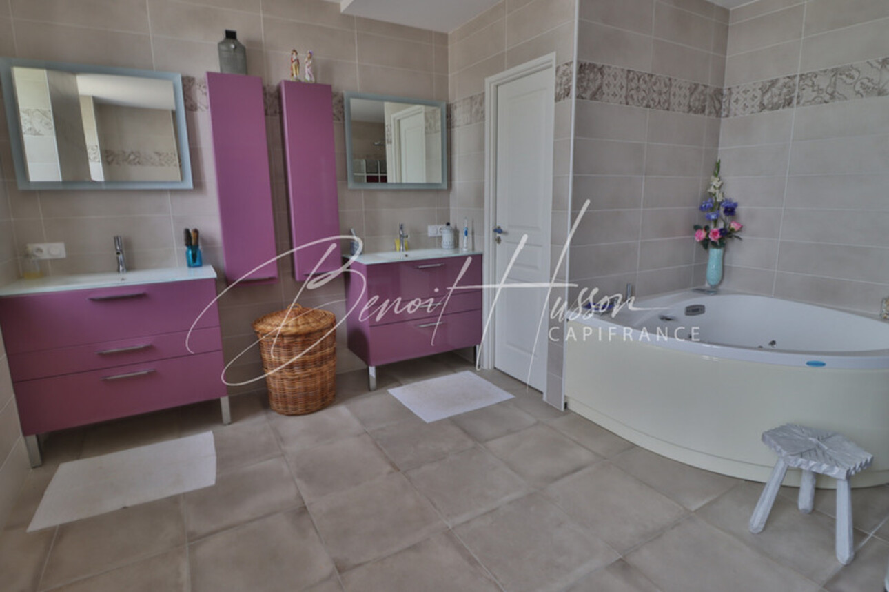 Photos 10 - Prestigious - Property of 321m² - Land of 3.69ha