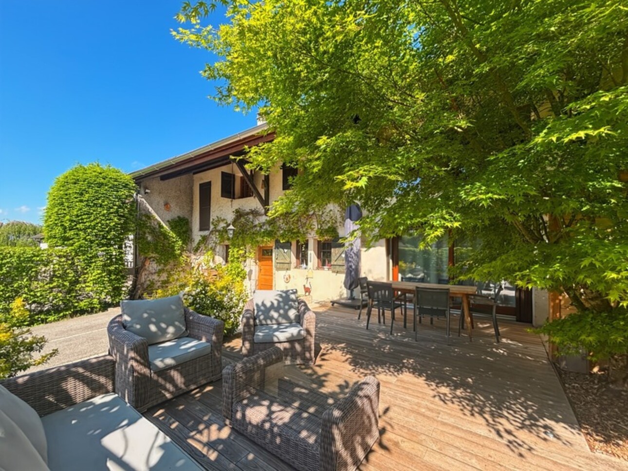 Photos 1 - Prestigious - FOR SALE – Renovated Gessienne Farm + Barn - PREVESSIN-MOENS (01)