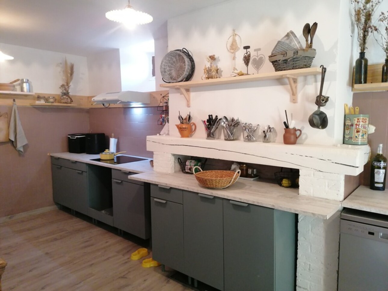 Photos 11 - Prestige - MIELAN 6 minutes: PROPRIETE de CHARME XVIIIs avec VUE, 5 chambres, garage, 1hectare, piscine, rénovation de qualité pour famille ou /et chambres d hôtes