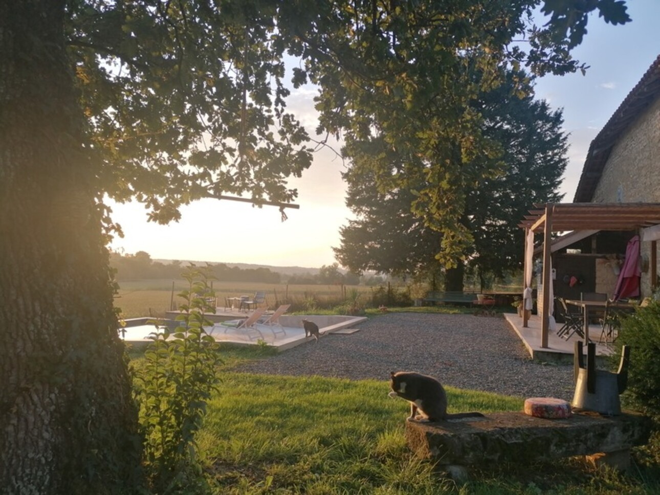 Photos 27 - Prestige - MIELAN 6 minutes: PROPRIETE de CHARME XVIIIs avec VUE, 5 chambres, garage, 1hectare, piscine, rénovation de qualité pour famille ou /et chambres d hôtes