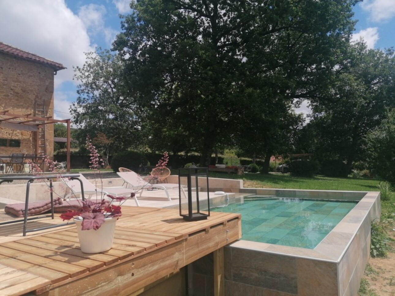 Photos 30 - Prestige - MIELAN 6 minutes: PROPRIETE de CHARME XVIIIs avec VUE, 5 chambres, garage, 1hectare, piscine, rénovation de qualité pour famille ou /et chambres d hôtes