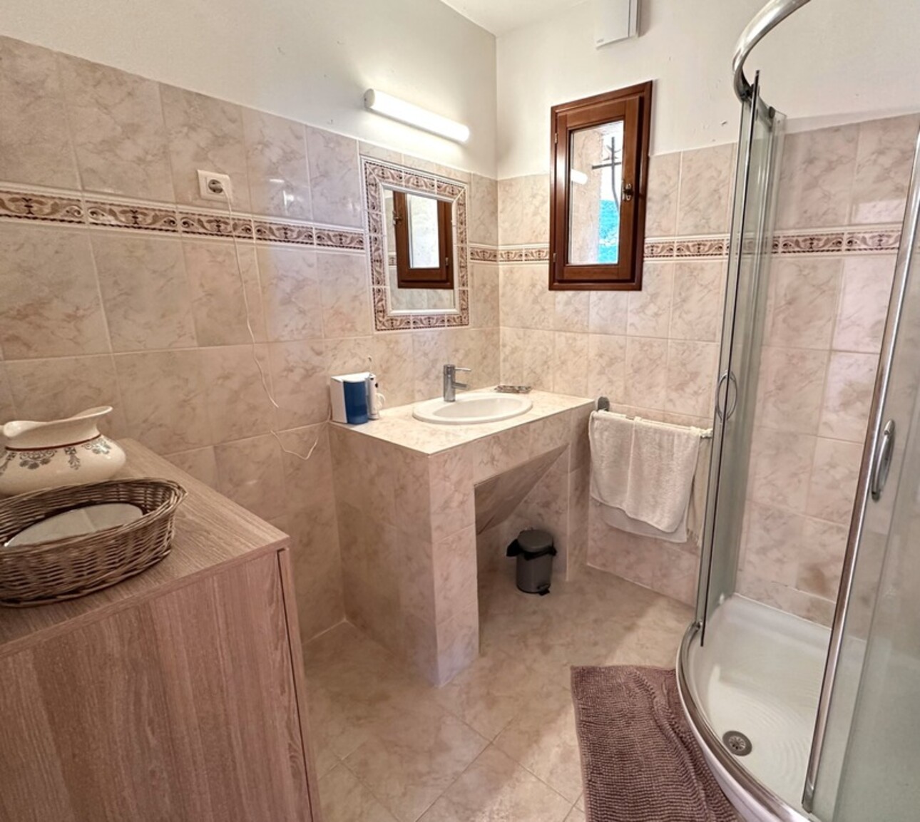 Photos 7 - Prestigious - CATERI EXCLUSIVE: Property with sea and mountain views, with villa, straw bale and land.