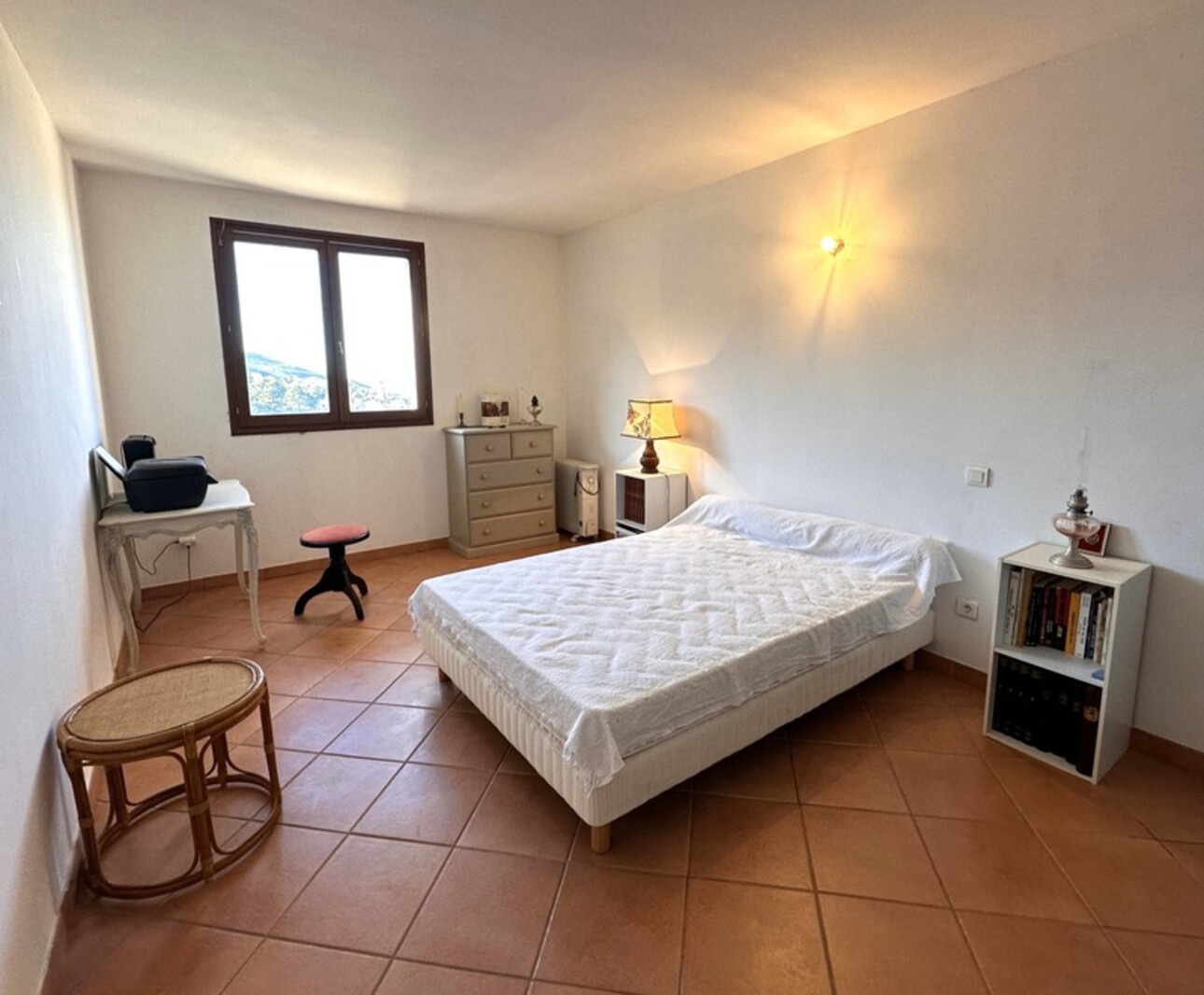 Photos 8 - Prestigious - CATERI EXCLUSIVE: Property with sea and mountain views, with villa, straw bale and land.