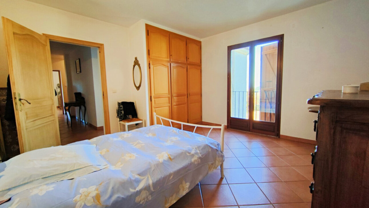 Photos 9 - Prestigious - CATERI EXCLUSIVE: Property with sea and mountain views, with villa, straw bale and land.