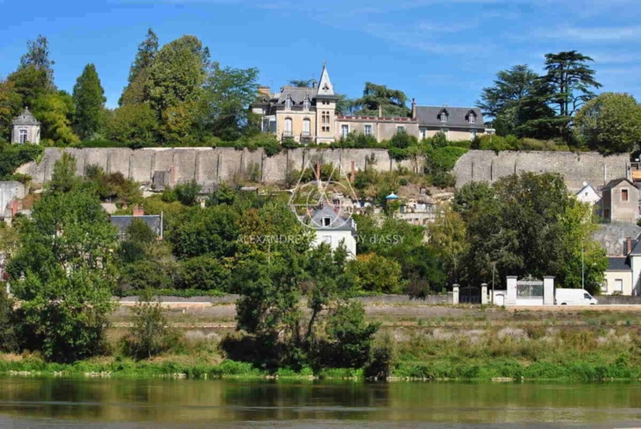 Photos 1 - Prestige - Château fin XIX eme surplombant la Loire avec une vue époustouflante. A rénover