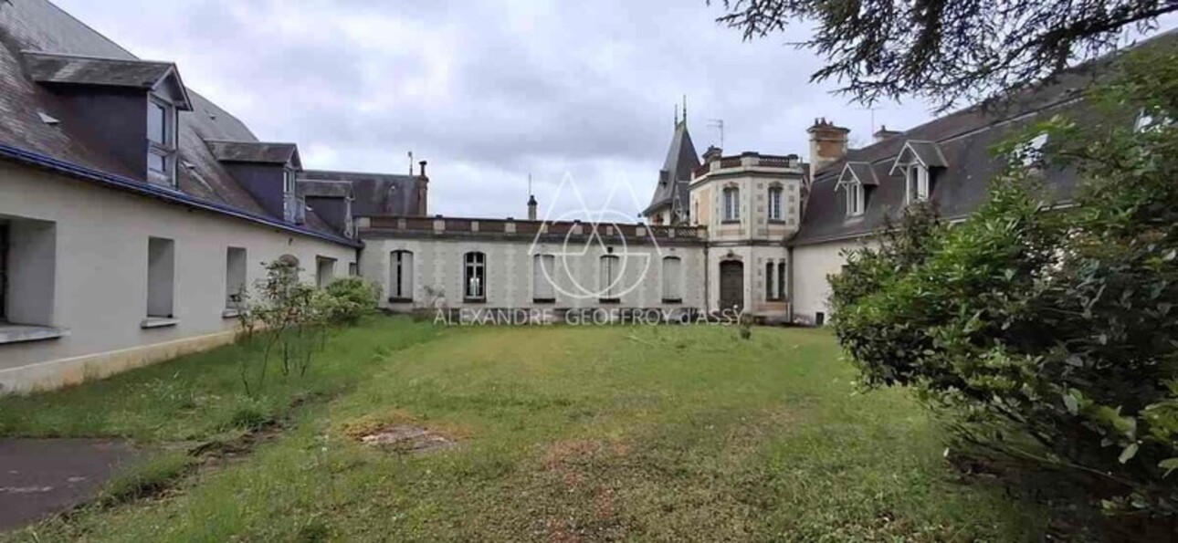 Photos 10 - Prestige - Château fin XIX eme surplombant la Loire avec une vue époustouflante. A rénover