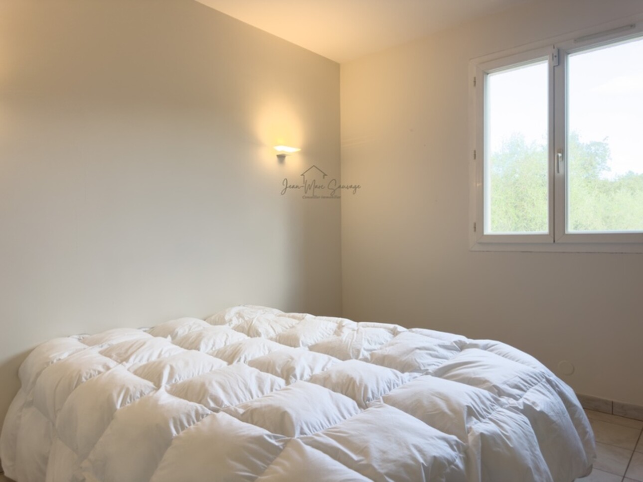 Photos 19 - Prestige - Bagnols-en-Forêt – villa 134 m² avec piscine à débordement et terrain de 2100 m²