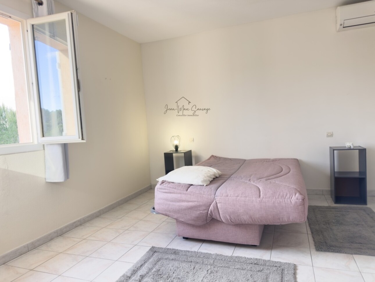 Photos 20 - Prestige - Bagnols-en-Forêt – villa 134 m² avec piscine à débordement et terrain de 2100 m²