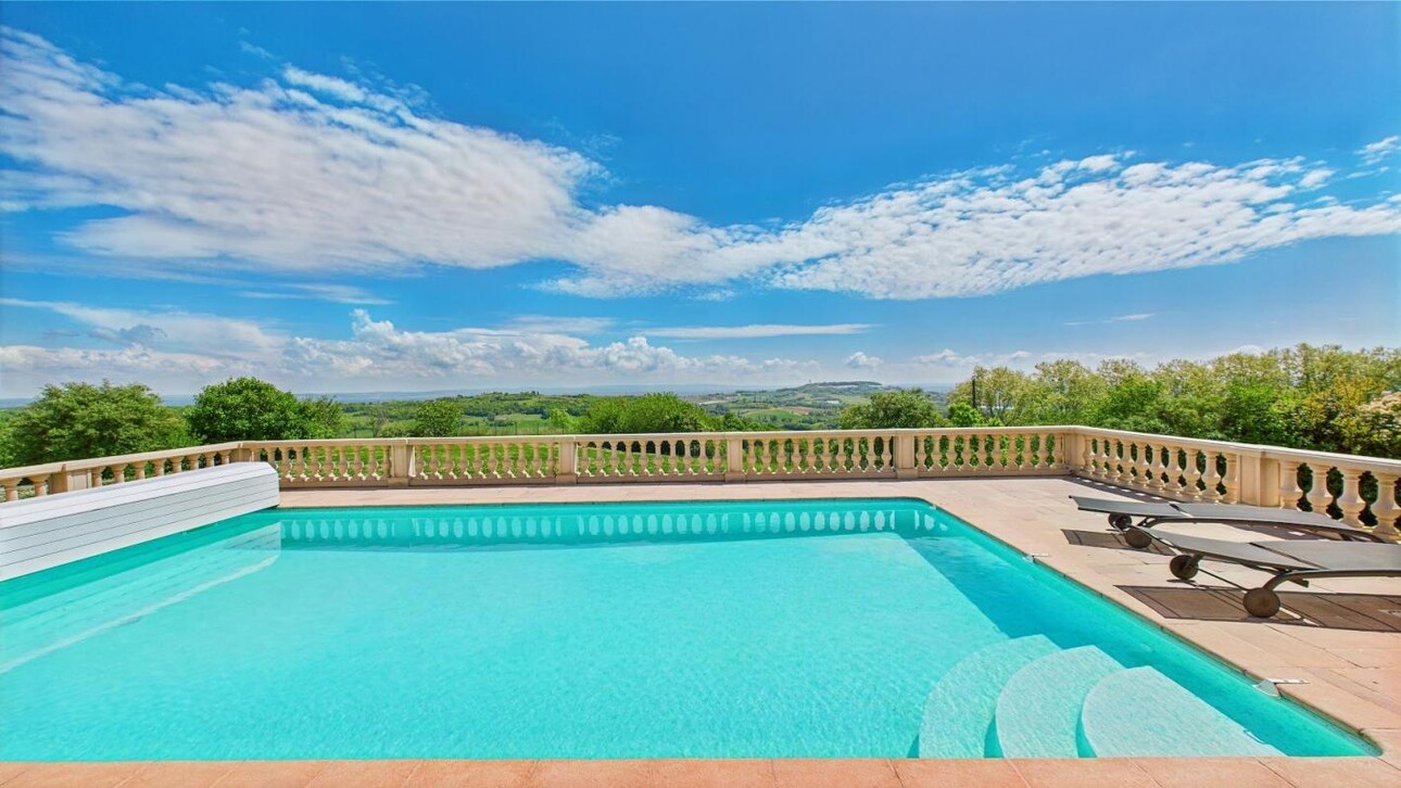 Photos 8 - Prestigious - Property