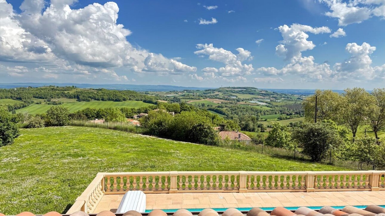 Photos 10 - Prestigious - Property