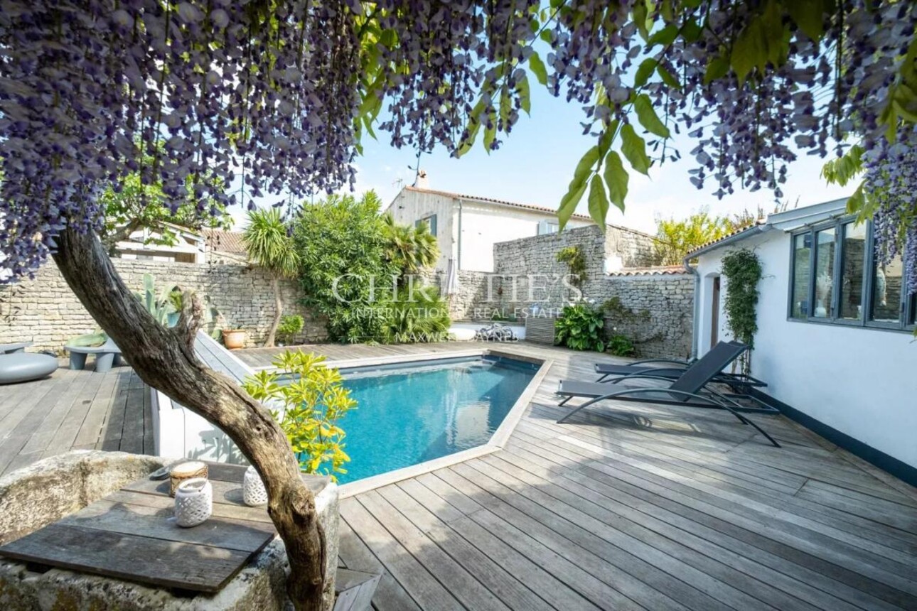 Photos 1 - Prestige - Charmante maison de famille rétaise, au cœur du village