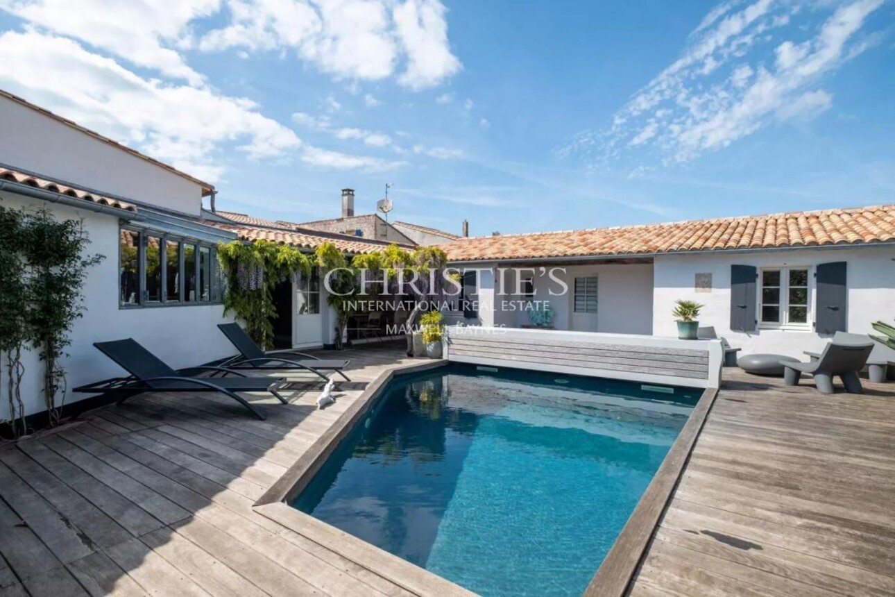 Photos 3 - Prestige - Charmante maison de famille rétaise, au cœur du village