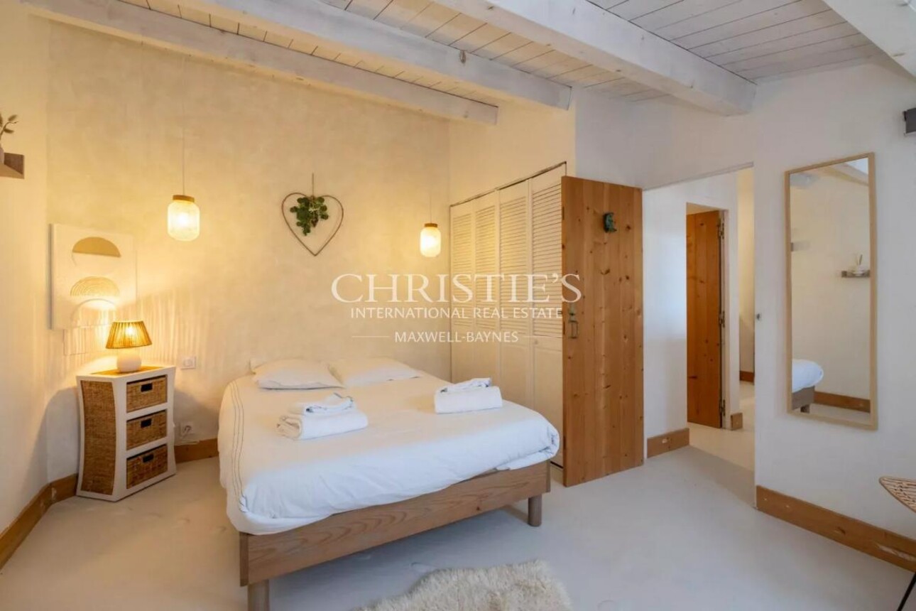 Photos 5 - Prestige - Charmante maison de famille rétaise, au cœur du village