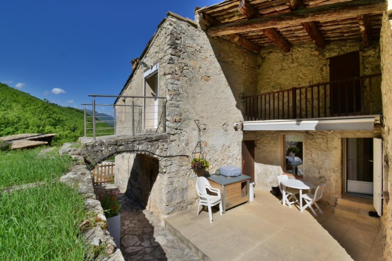 Photos 2 - Agricole - Propriété en pierre de 180 m² habitables sur 22 000 m² de terrain, vue dominante